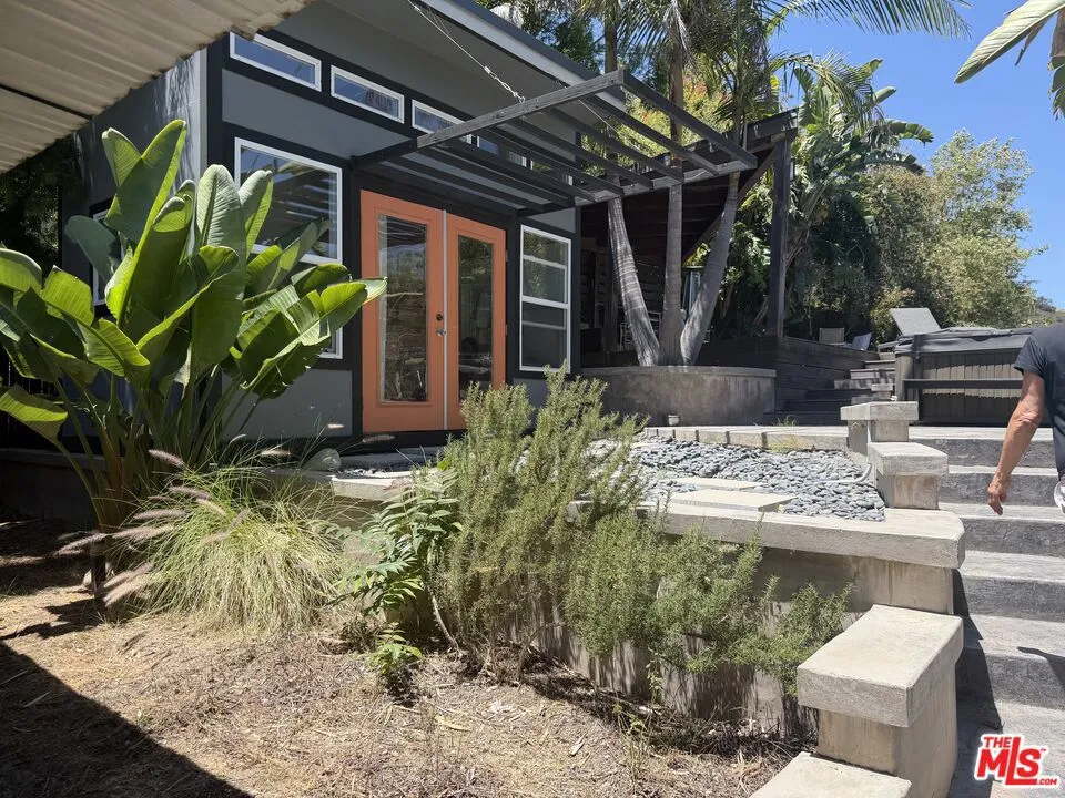 1421 Fernwood Pacific Drive Topanga, CA 90290