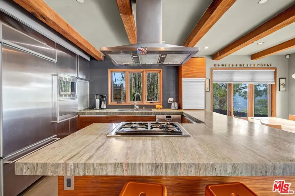1421 Fernwood Pacific Drive Topanga, CA 90290