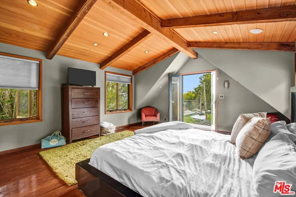 1421 Fernwood Pacific Drive Topanga, CA 90290