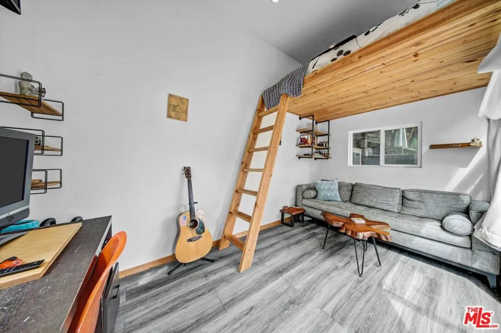 1421 Fernwood Pacific Drive Topanga, CA 90290
