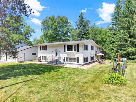 709 Hall Place