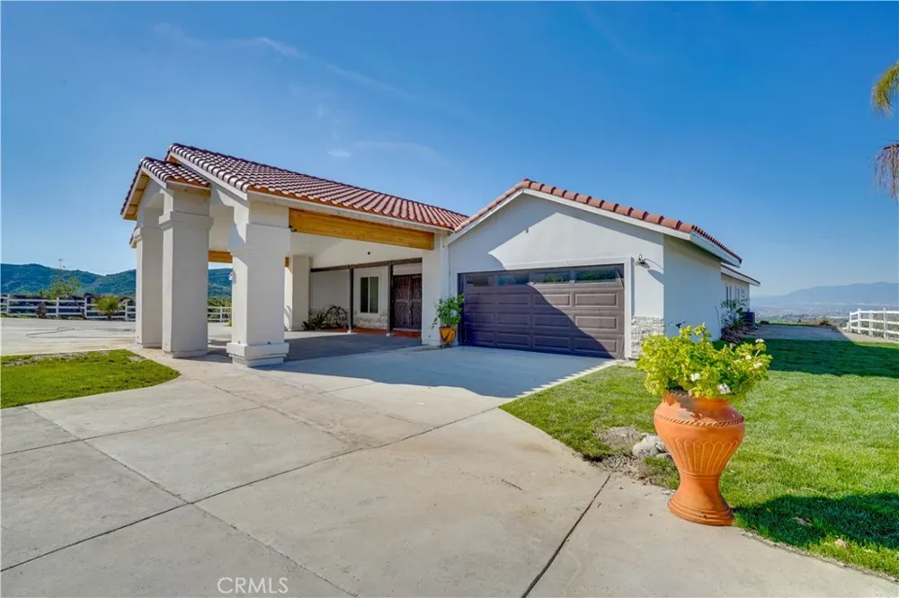 7108 Luane Trail Colton, CA 92324