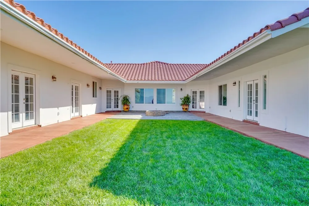 7108 Luane Trail Colton, CA 92324