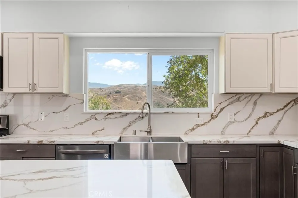 7108 Luane Trail Colton, CA 92324