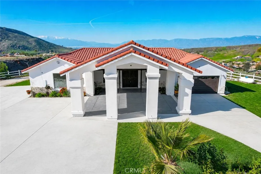 7108 Luane Trail Colton, CA 92324