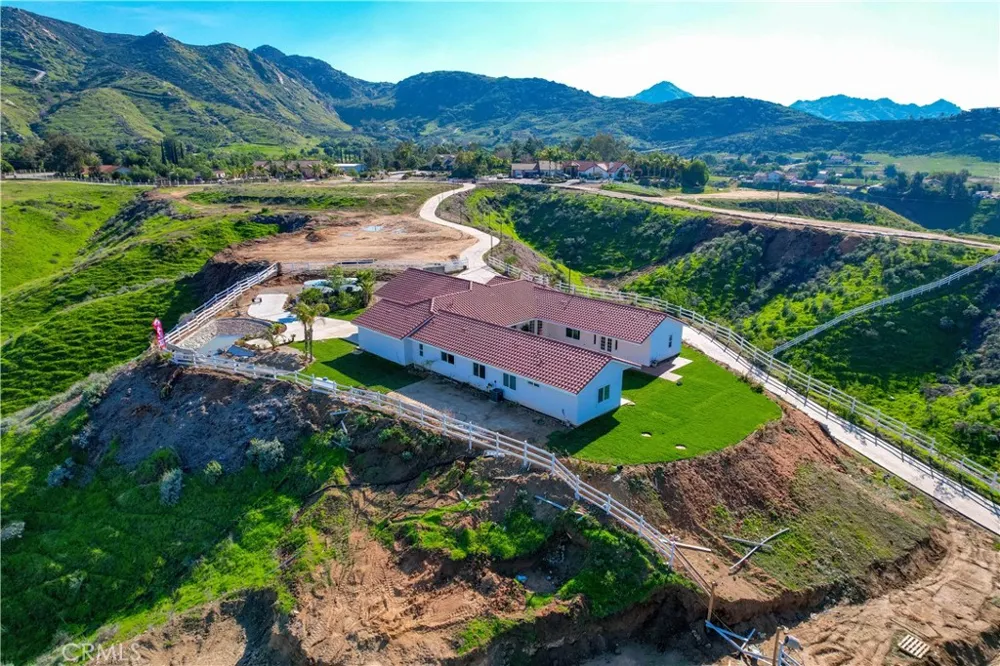 7108 Luane Trail Colton, CA 92324