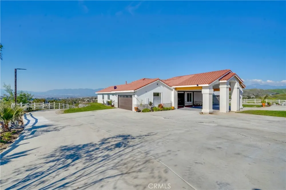 7108 Luane Trail Colton, CA 92324
