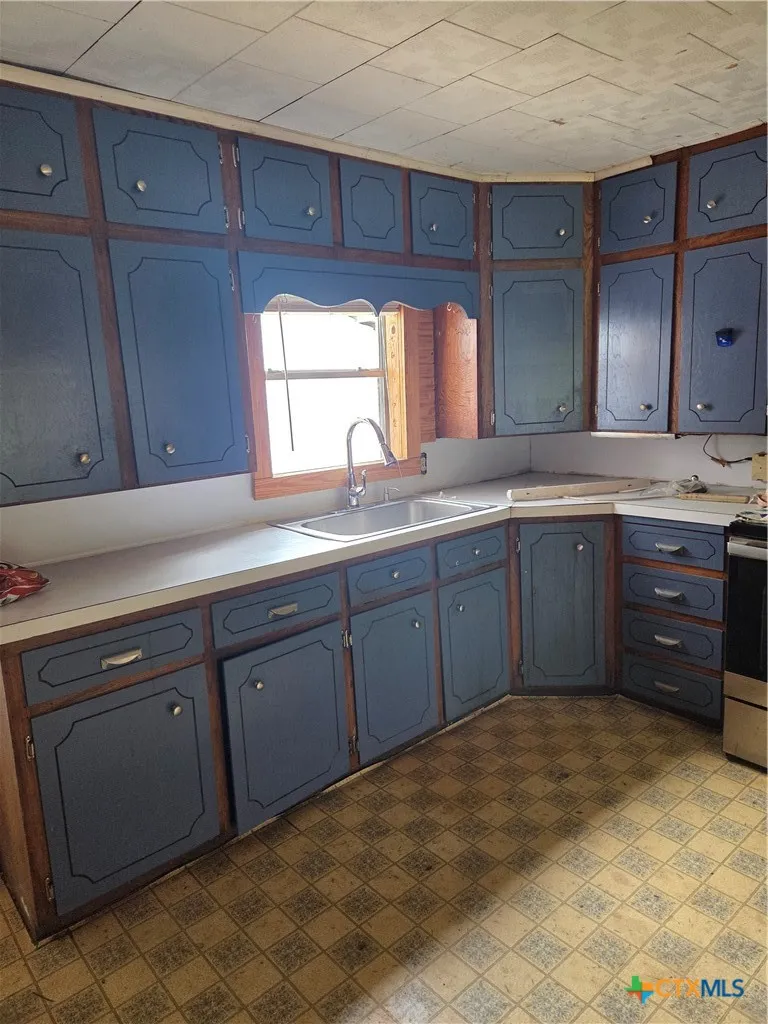 2631 C R 302 Rockdale, TX 76567