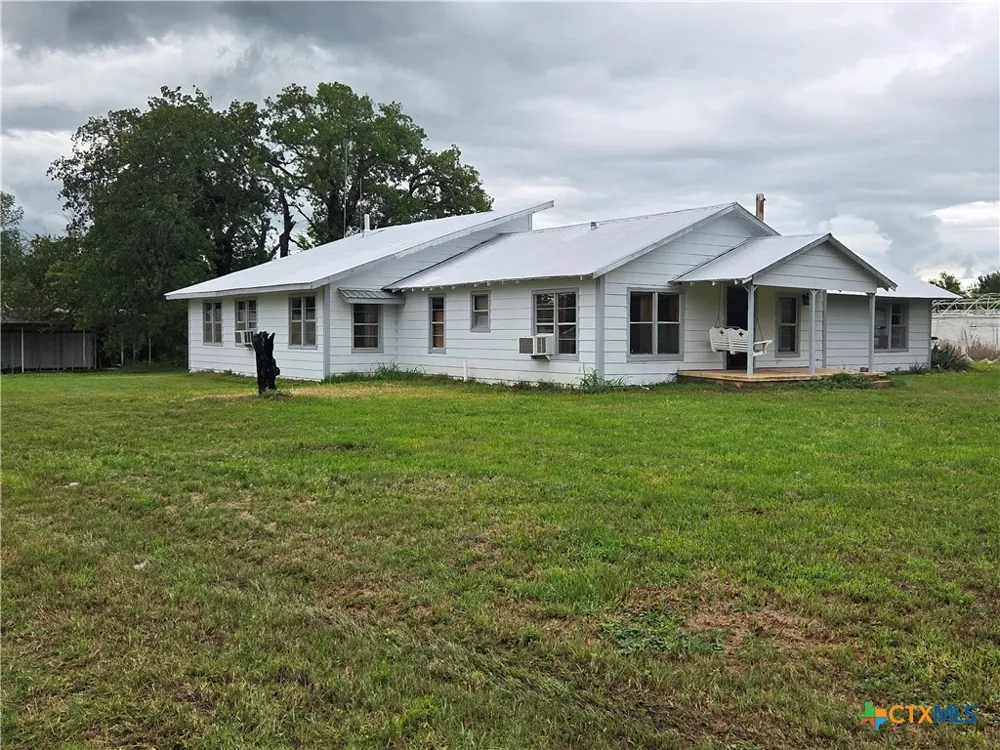 2631 C R 302 Rockdale, TX 76567