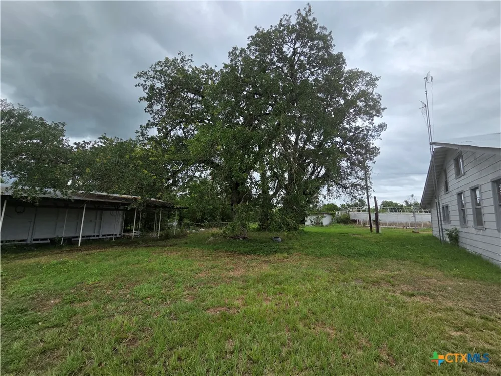 2631 C R 302 Rockdale, TX 76567