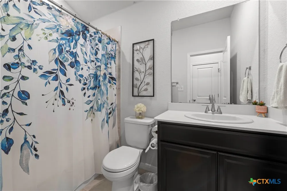 407 Water Way Avenue Hutto, TX 78634