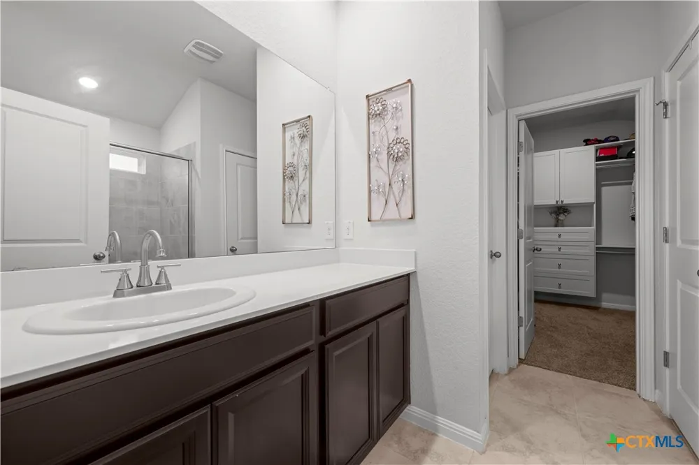 407 Water Way Avenue Hutto, TX 78634