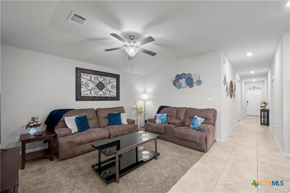 407 Water Way Avenue Hutto, TX 78634