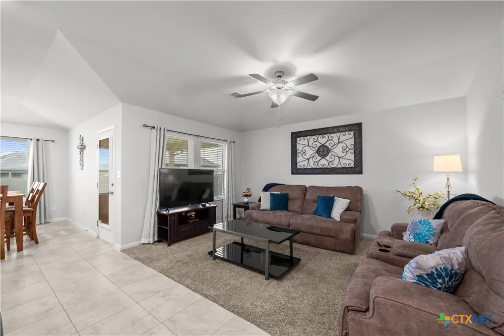 407 Water Way Avenue Hutto, TX 78634