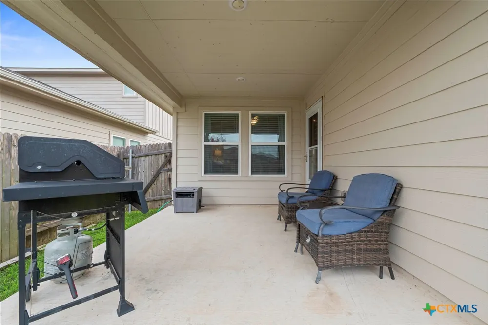 407 Water Way Avenue Hutto, TX 78634