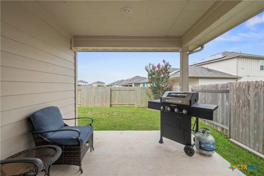 407 Water Way Avenue Hutto, TX 78634