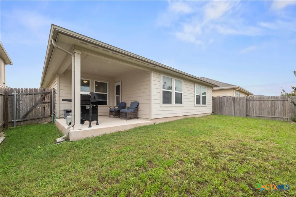 407 Water Way Avenue Hutto, TX 78634