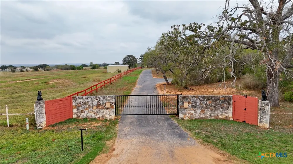 1211 Leissner School Road Seguin, TX 78155