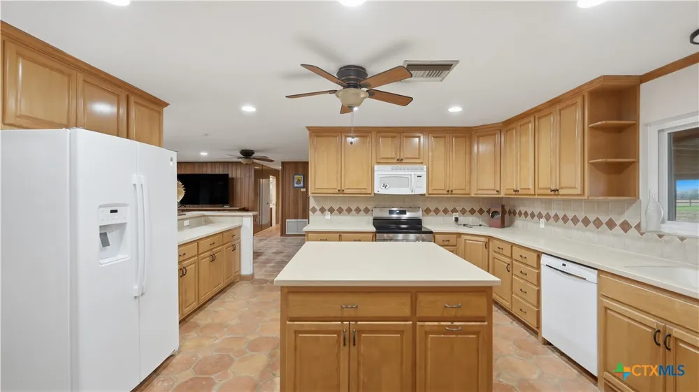 1211 Leissner School Road Seguin, TX 78155