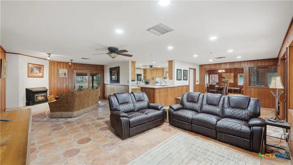 1211 Leissner School Road Seguin, TX 78155