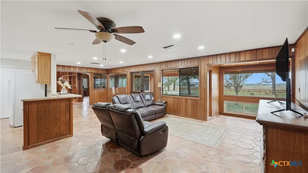 1211 Leissner School Road Seguin, TX 78155