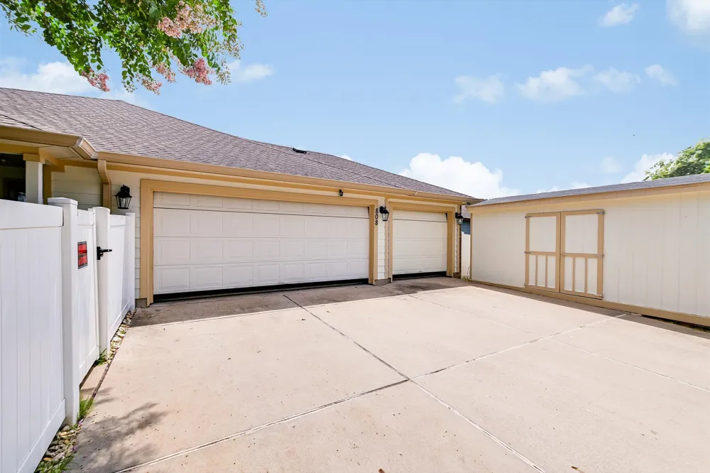 808 Walnut Canyon Boulevard Pflugerville, TX 78660