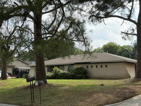 6400 Kingston Drive