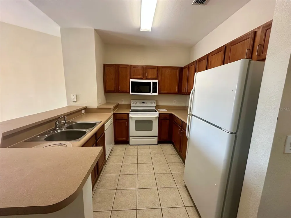 8124 CLAIRE ANN DRIVE #305 Orlando, FL 32825