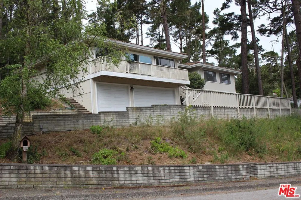 1 Greenwood Way Monterey, CA 93940