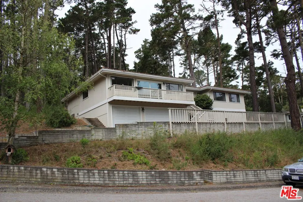 1 Greenwood Way Monterey, CA 93940