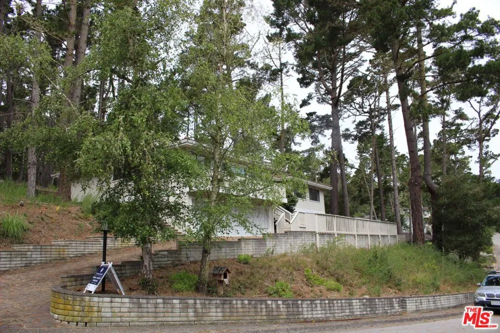 1 Greenwood Way Monterey, CA 93940