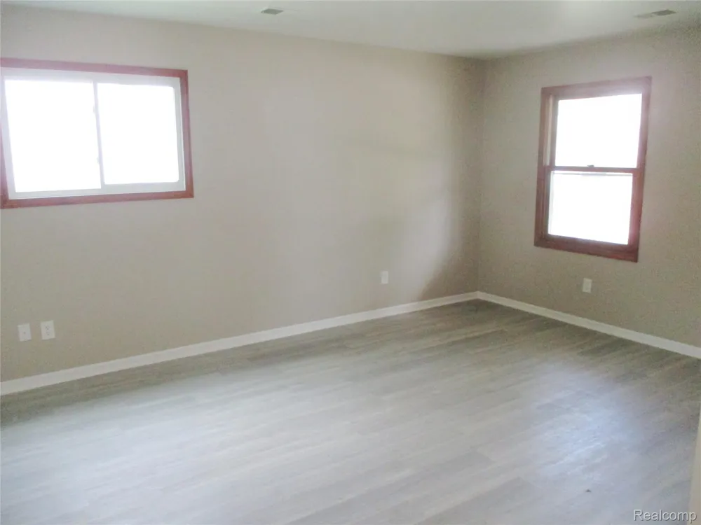 23777 Piper Avenue Eastpointe City, MI 48021
