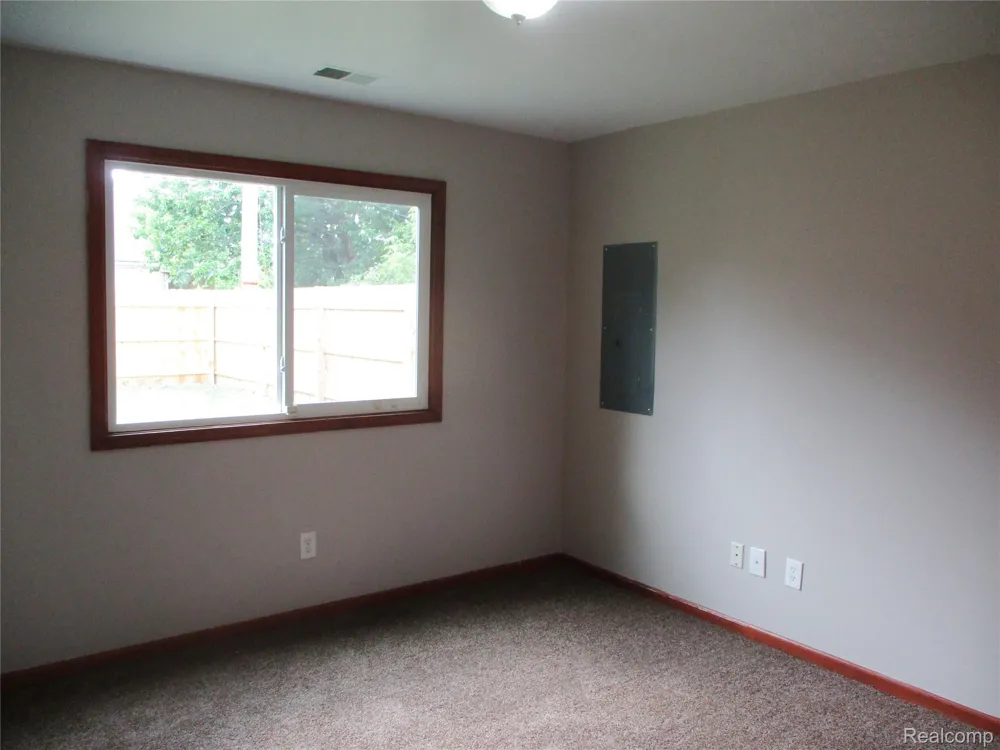 23777 Piper Avenue Eastpointe City, MI 48021