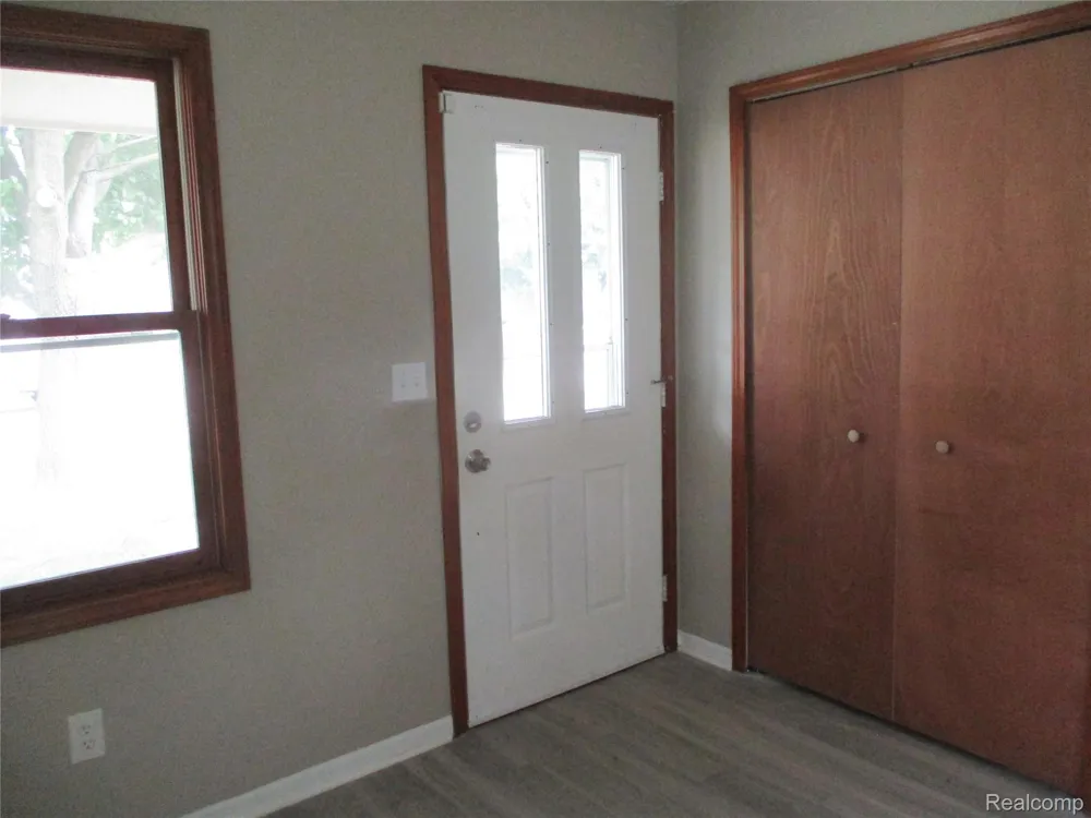 23777 Piper Avenue Eastpointe City, MI 48021