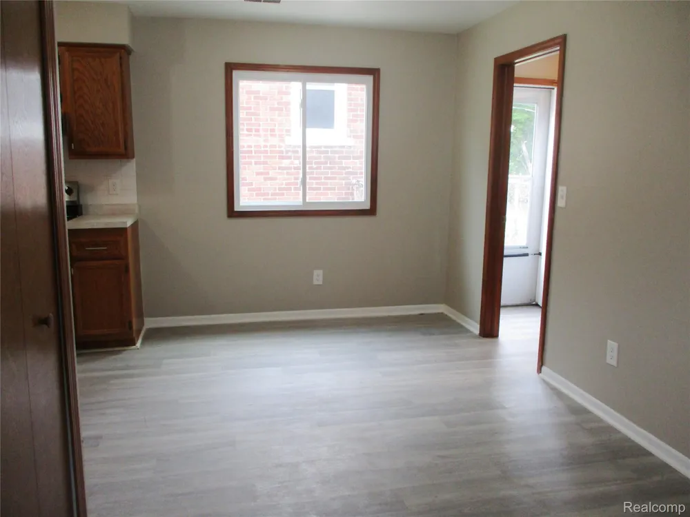 23777 Piper Avenue Eastpointe City, MI 48021
