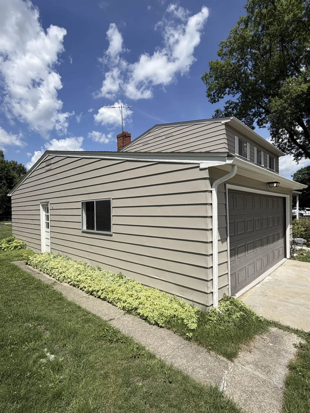929 Springview Drive Flushing Charter Township, MI 48433