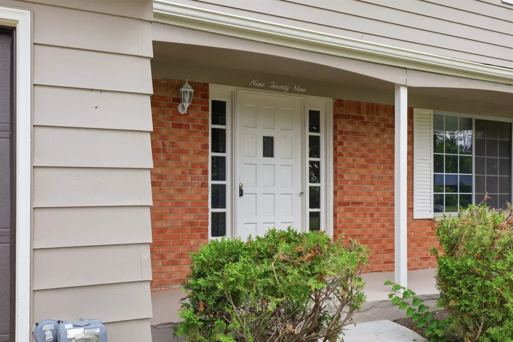 929 Springview Drive Flushing Charter Township, MI 48433