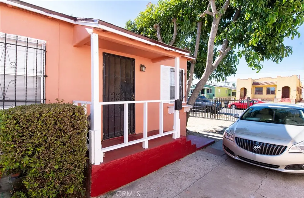 1214 W 85th Street Los Angeles, CA 90044