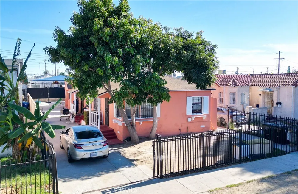 1214 W 85th Street Los Angeles, CA 90044