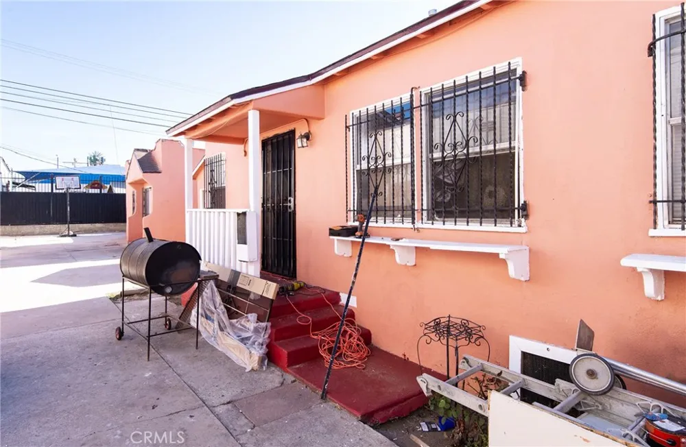 1214 W 85th Street Los Angeles, CA 90044