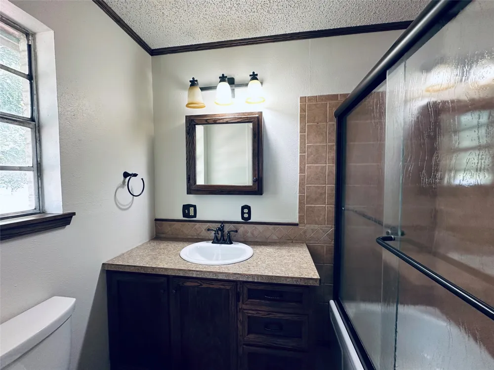303 Victor Street Comanche, TX 76442