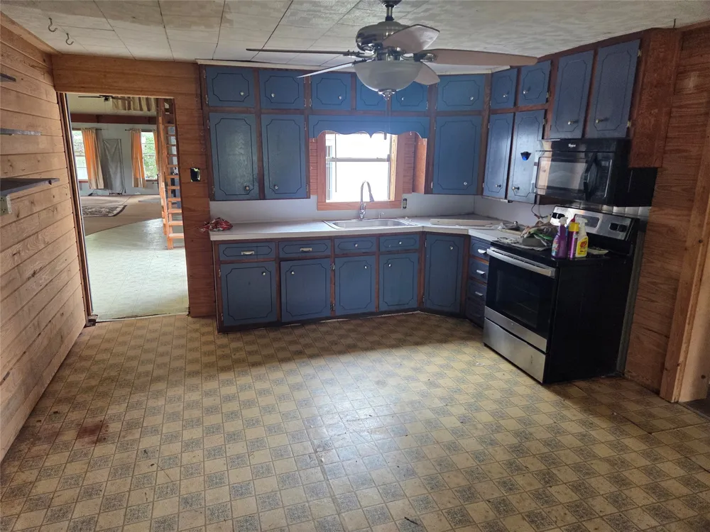 3165 CR 302 Rockdale, TX 76567