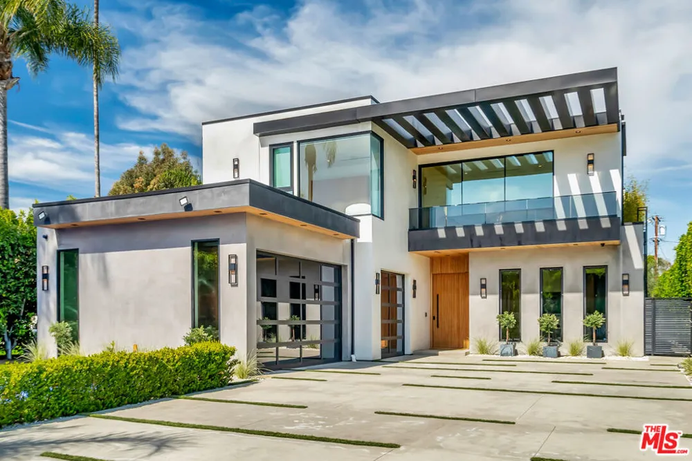 15743 Hesby Street Encino, CA 91436