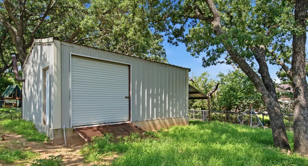 616 S Bowie Street De Leon, TX 76444
