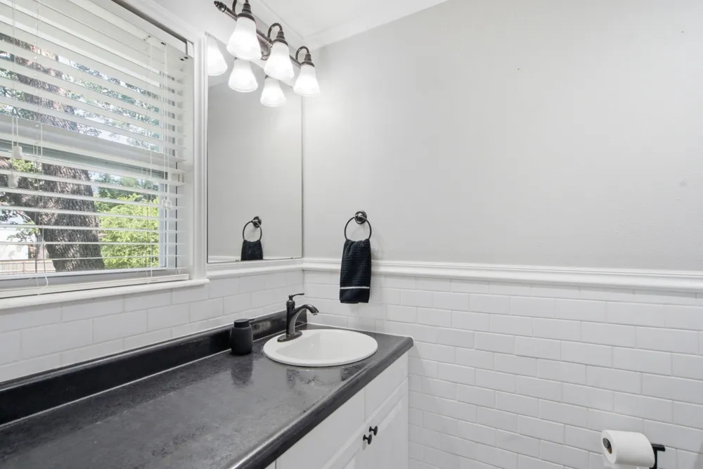 616 S Bowie Street De Leon, TX 76444