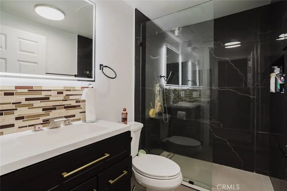 10943 Laurel Canyon #14 San Fernando, CA 91340