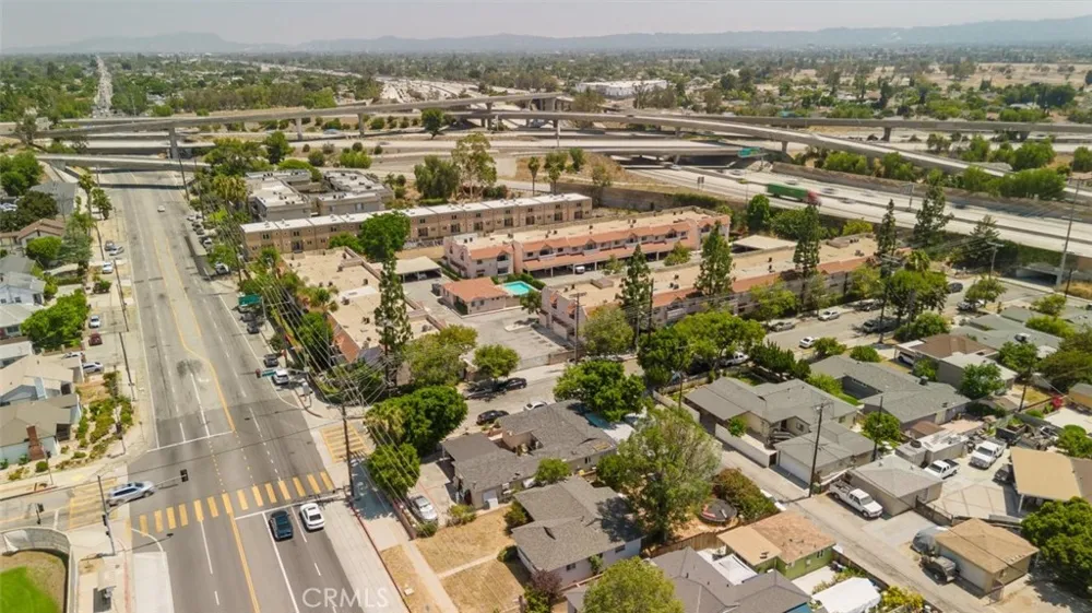 10943 Laurel Canyon #14 San Fernando, CA 91340