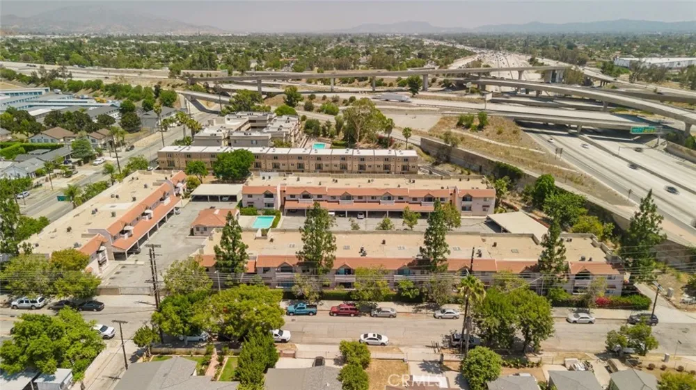 10943 Laurel Canyon #14 San Fernando, CA 91340