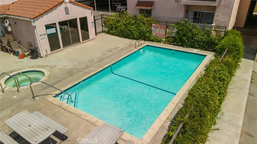 10943 Laurel Canyon #14 San Fernando, CA 91340