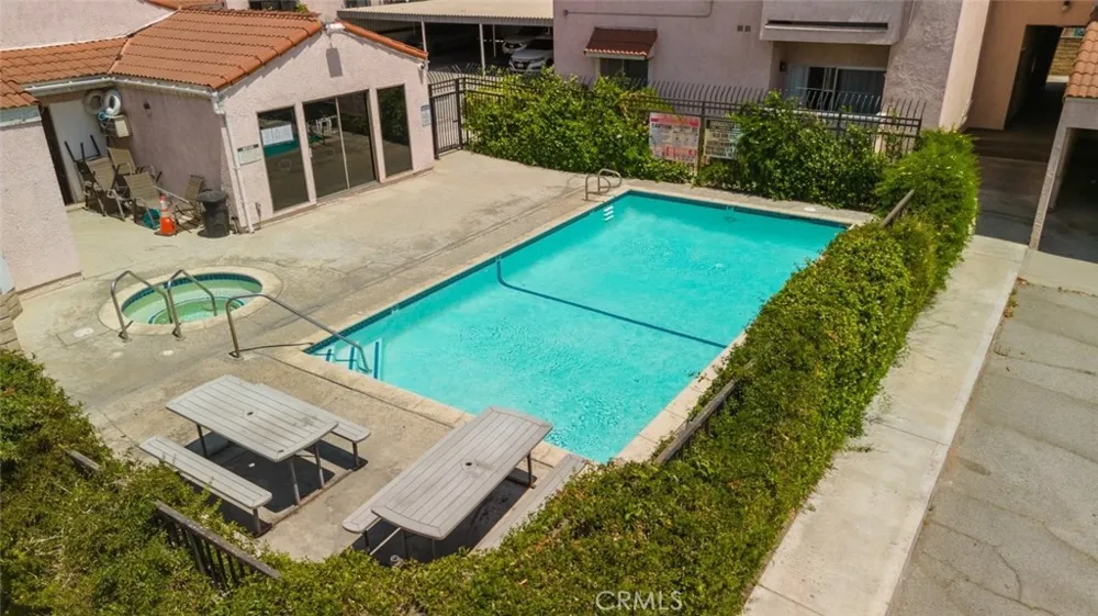 10943 Laurel Canyon #14 San Fernando, CA 91340